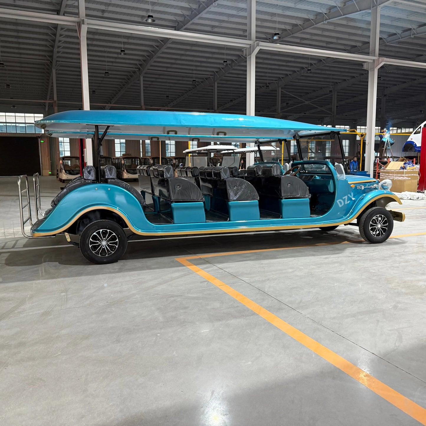 Factory direct sales of classic electric retro cars, electric sightseeing cars, vintage electric golf cars UTV