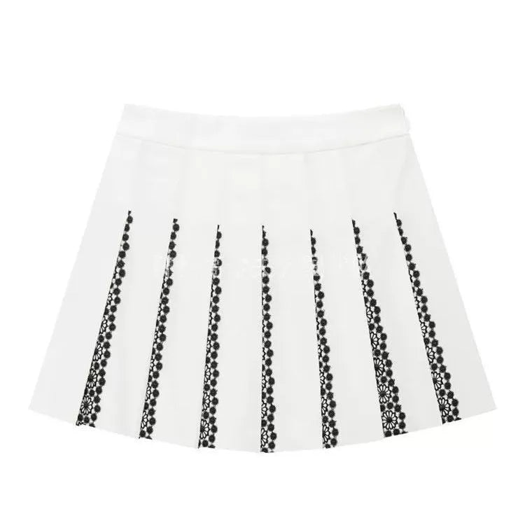 New Arrival: Women's Casual Golf Wear - Fashionable Color-Blocked Pleated Skirt for Outdoor Activities