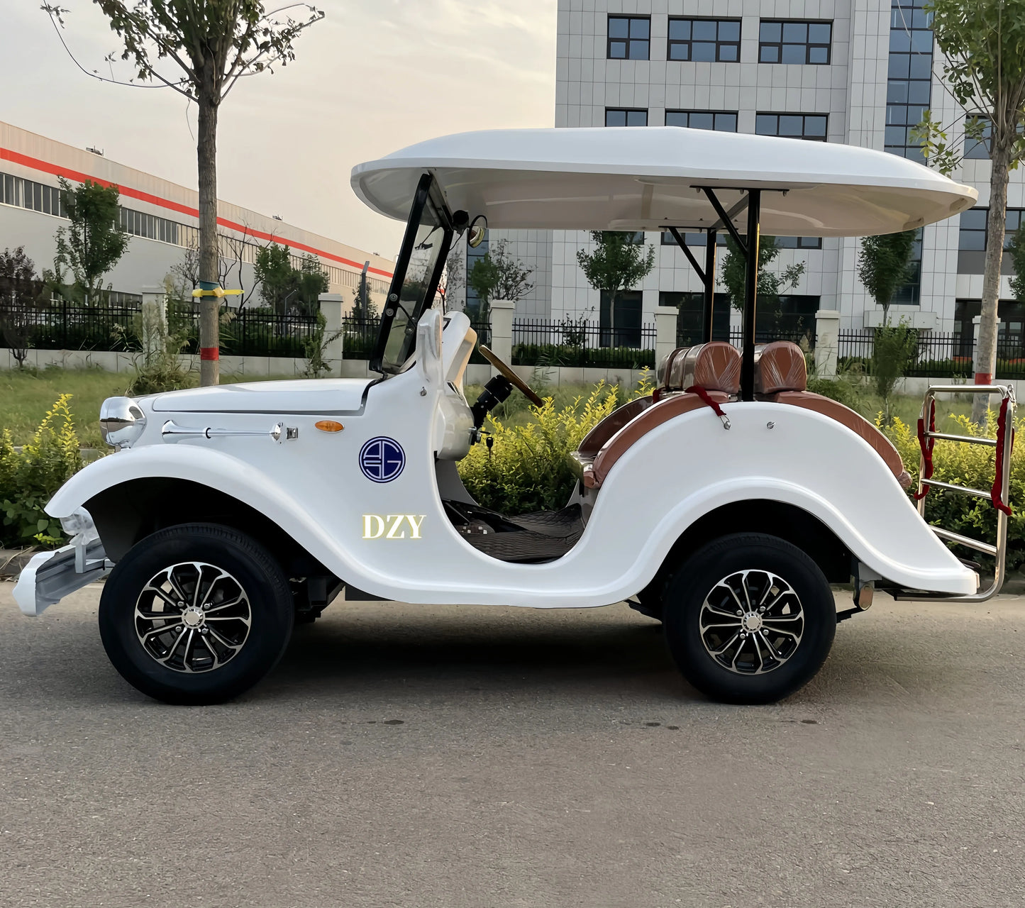 Factory direct sales of classic electric retro cars,  electric sightseeing cars, vintage electric golf cars  UTV